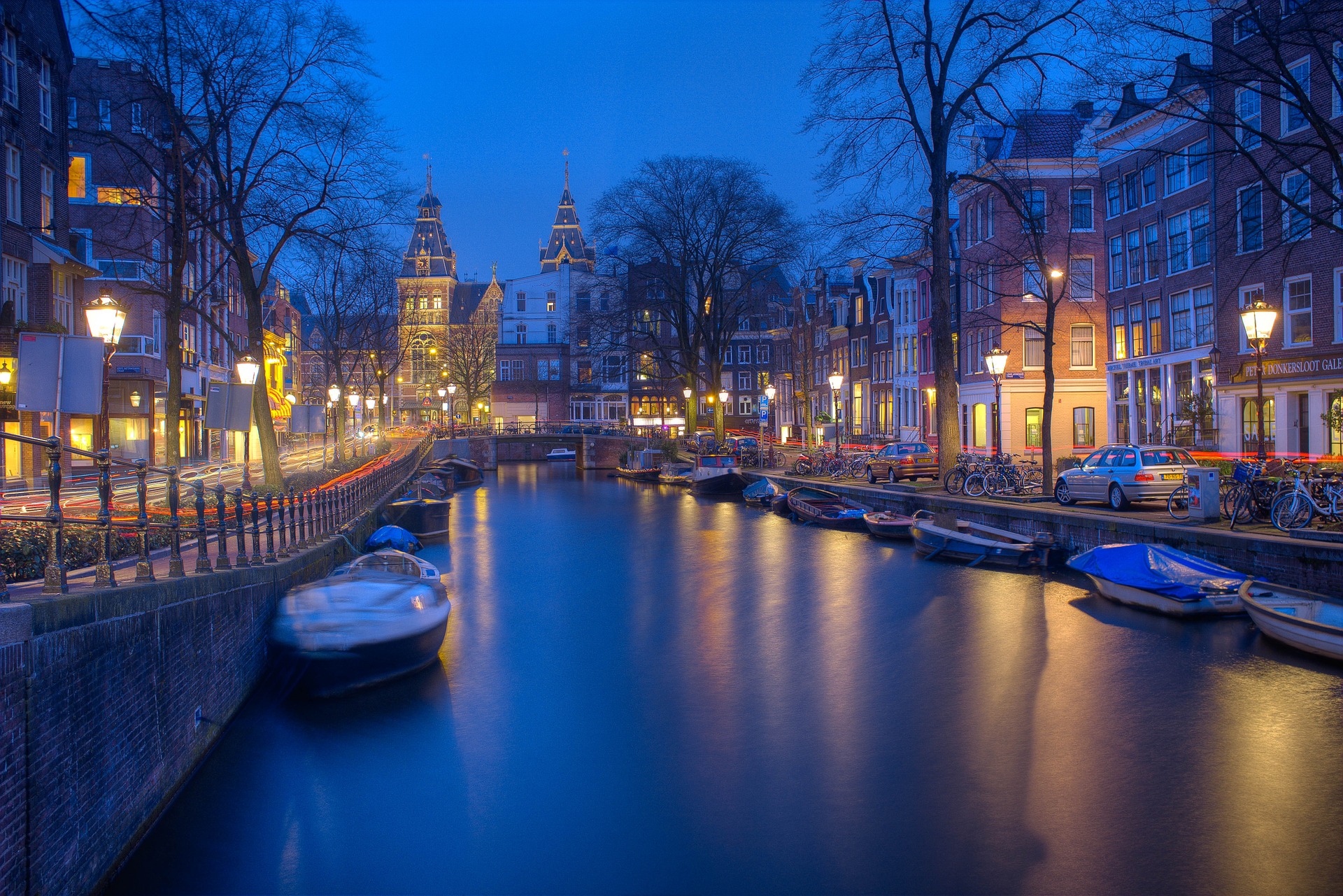 How to move your startup to Amsterdam (infographic)